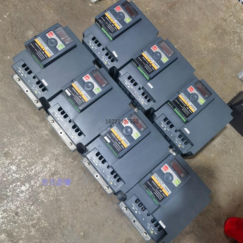 议价东芝VF-nC3C变频器5.5KW,拆机成色如图实物拍摄功能