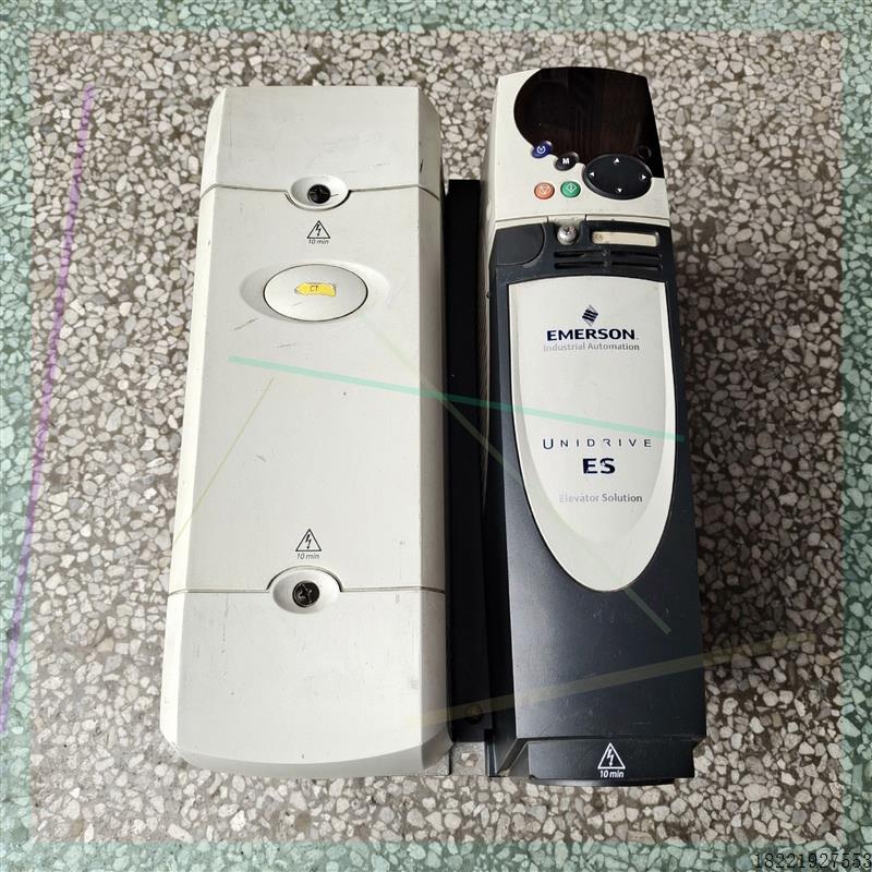议价变频器ES-3402,外观成色如图,18.5kw,盖子