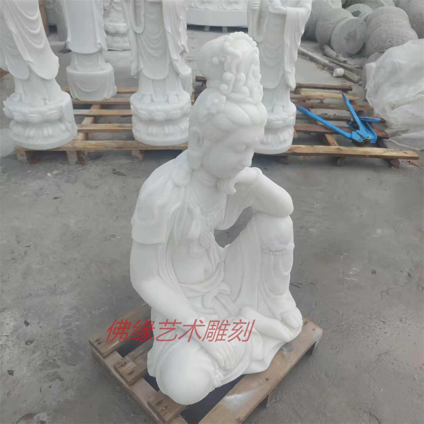 自在观音雕像汉白玉石雕观音菩萨石雕
