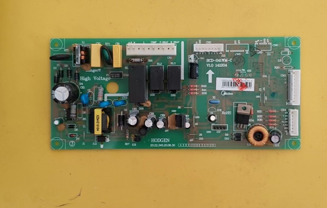 美/的冰箱BCD-241WM-C