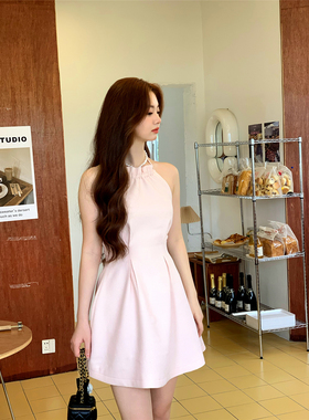 下蛋喵新品 赫拉小姐 百合粉色小香风面料肌理闪闪挂脖连衣裙