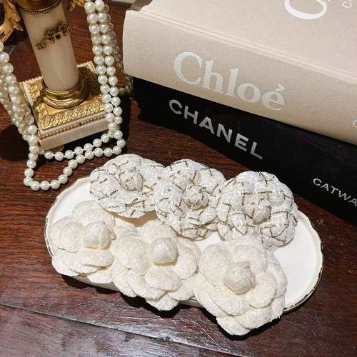 法式高级百搭小香风山茶花胸针