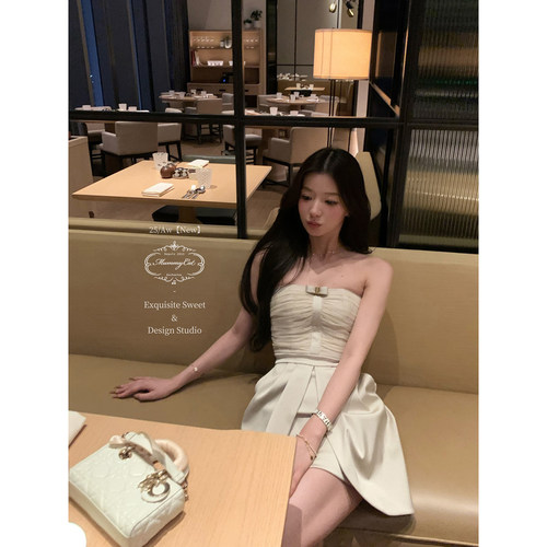 精致网纱抹胸短款礼服连衣裙