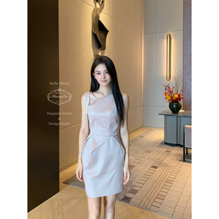 MummyCat下蛋喵  26新品知性优雅气质斜V领缎面收腰包臀连衣裙