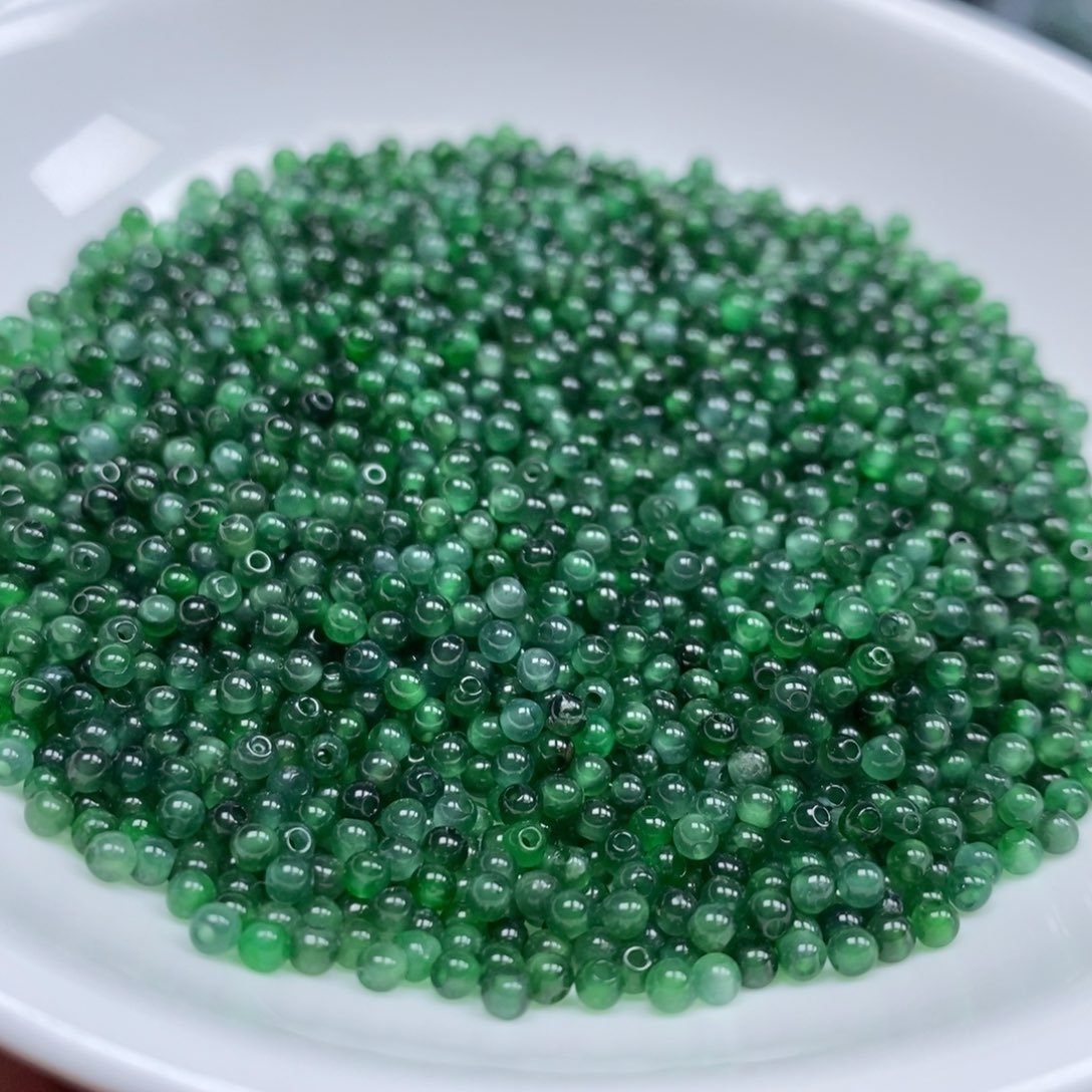 翡翠A货卡2mm冰阳绿迷你小珠珠80颗