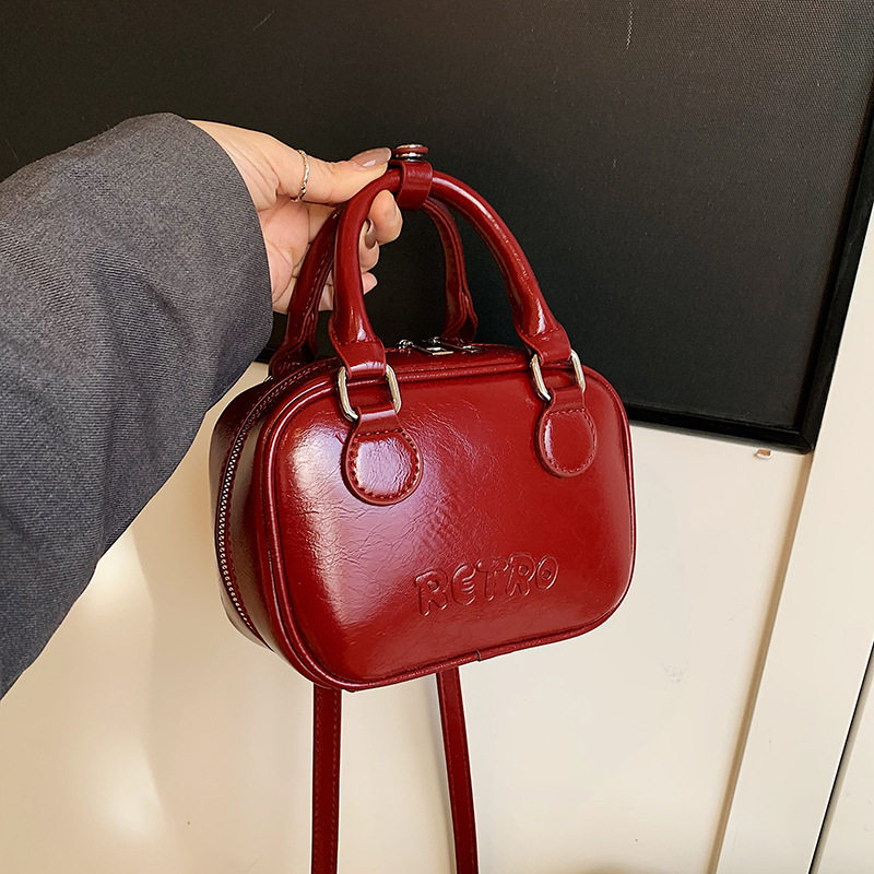 纯色手拎包包女2026新款潮流行时尚气质单肩包潮流感斜挎小方包女,箱包皮具/热销女包/男包,小方包,淘宝优惠券,粉丝福利购,淘宝优惠卷