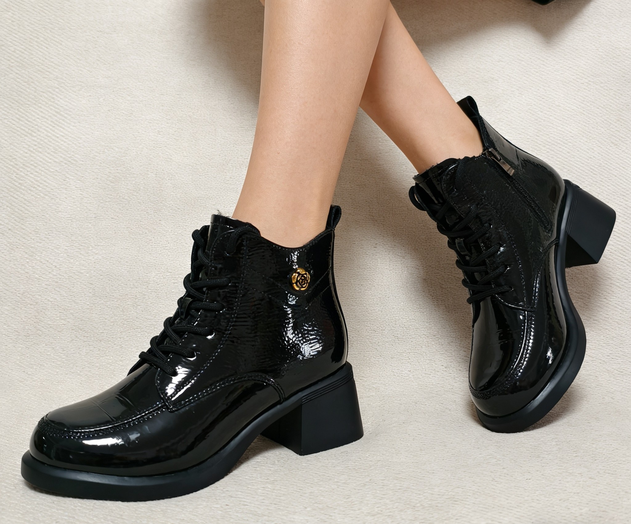 2025冬款英伦时尚舒适粗跟女短靴棉靴妈妈鞋加绒加厚短靴女25007