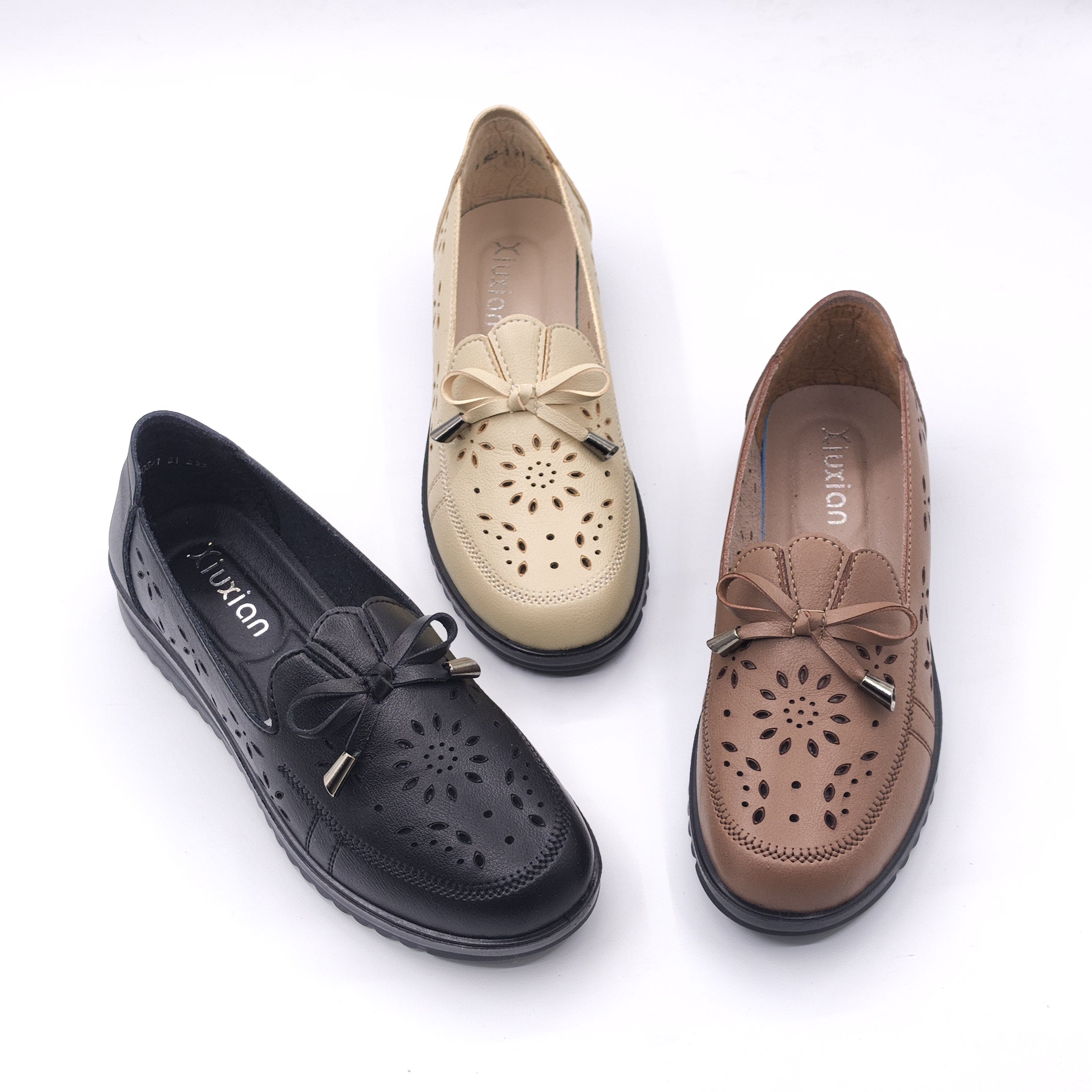 中年妈妈凉鞋夏季透气镂空皮鞋软底防滑中老年奶奶鞋老人鞋女803-