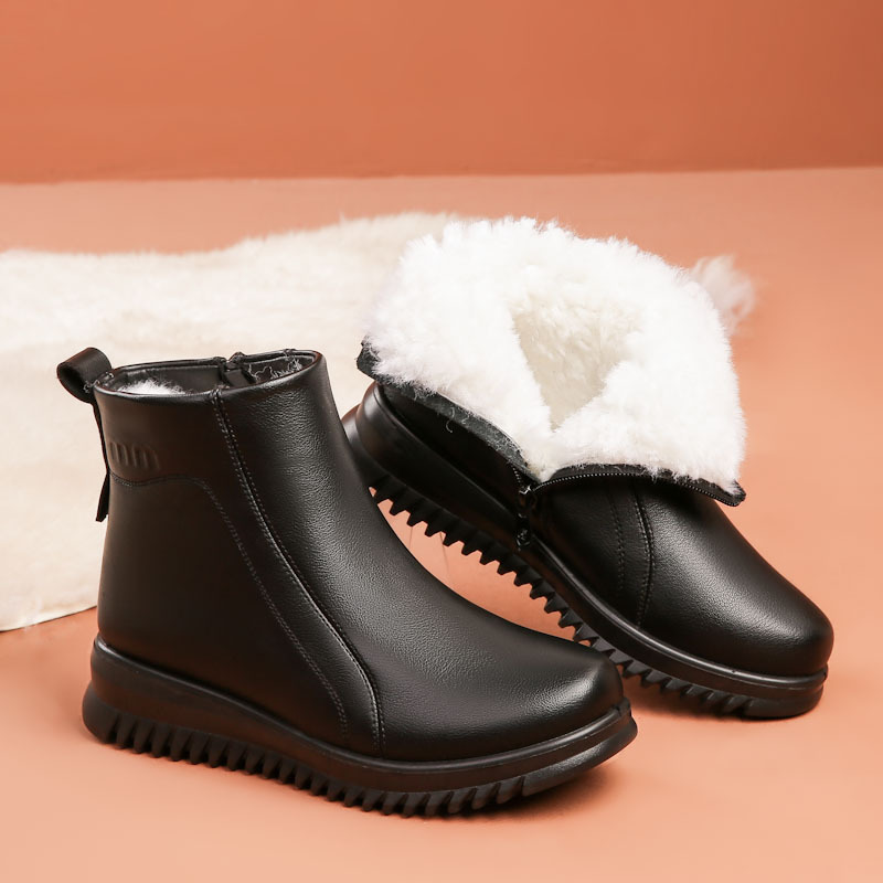 冬季加厚保暖妈妈棉鞋中年女士防滑平底短靴中老年人加绒女靴