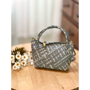 2025新款真皮编织包女简约百搭单肩斜挎小包彩色羊皮小金球