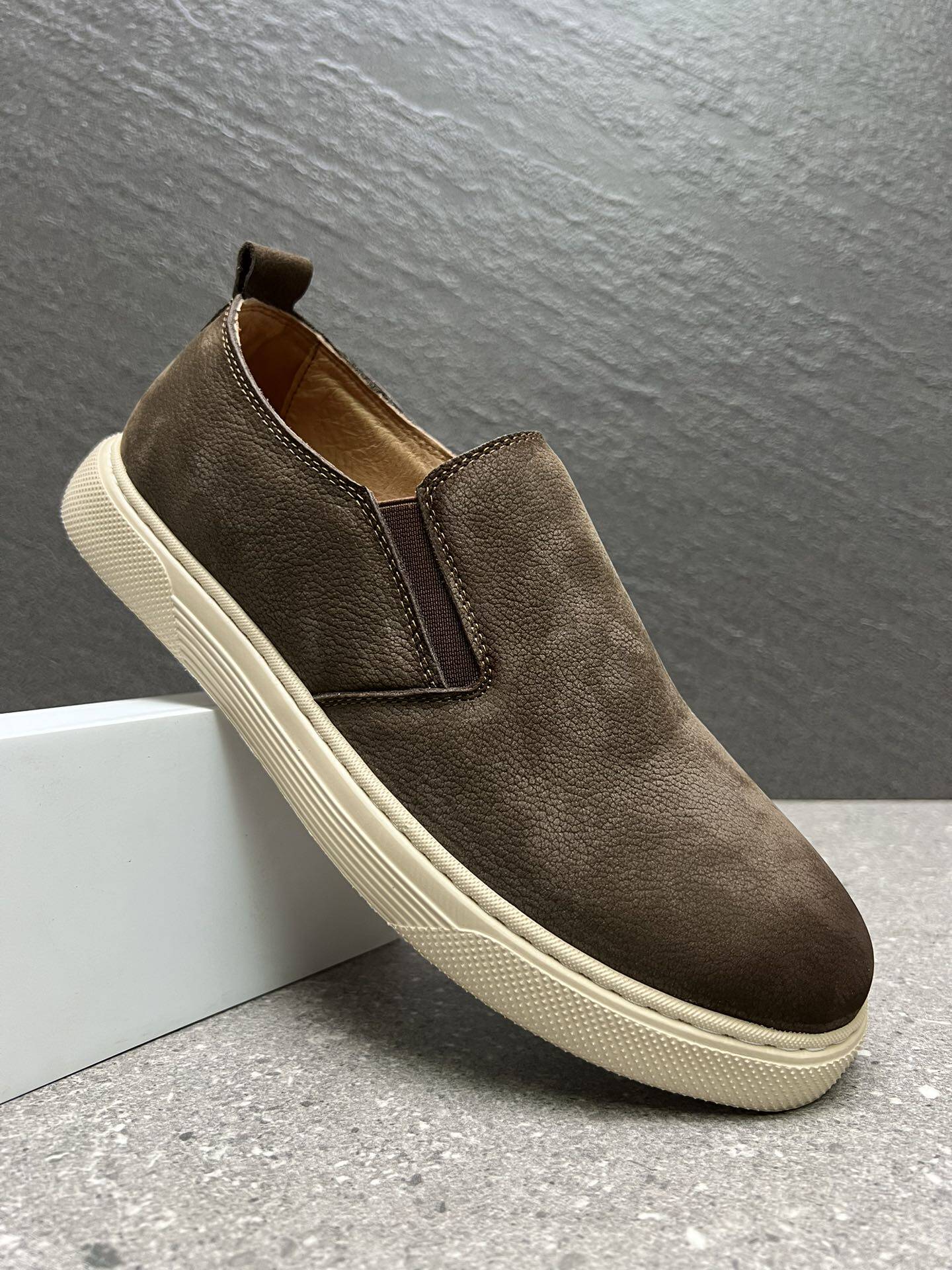 24秋冬新款男式时尚牛反绒磨砂皮一脚蹬乐福鞋舒适防滑轻便发泡底