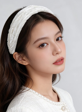 LASS LIZ原创设计2026秋冬女神白色丝绒超宽边头箍复古氛围发箍