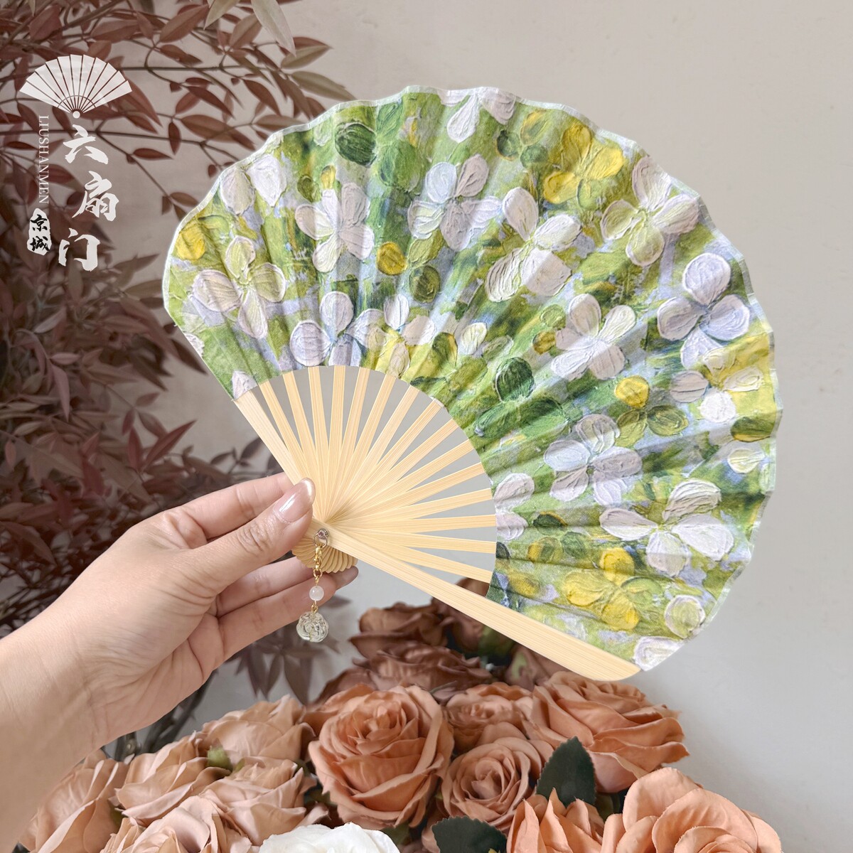 浮雕油画扇子折叠可爱贝壳扇复古布面折叠小扇子便携折扇竹骨旗袍