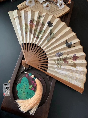8寸扇子布面双面大古风折扇蝴蝶