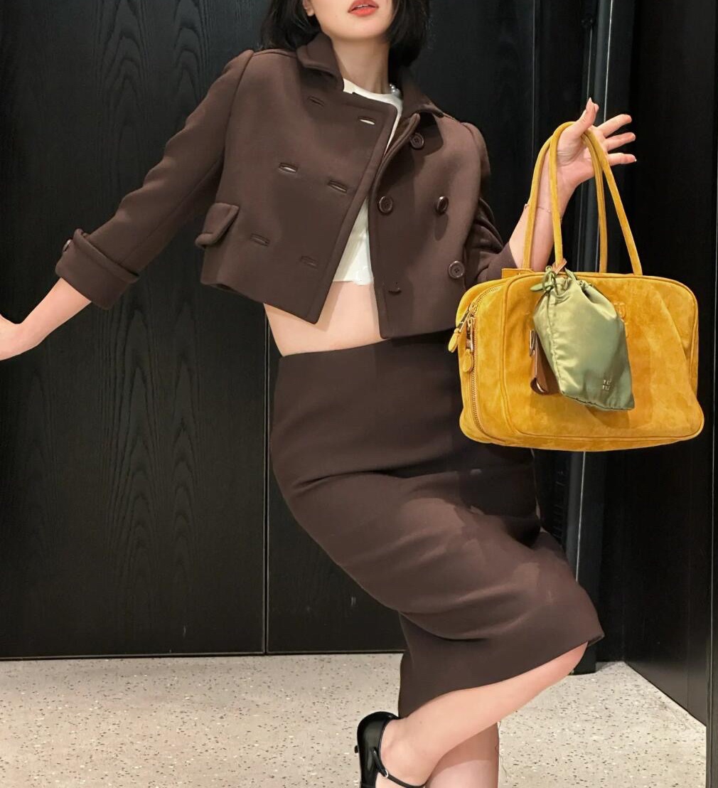 24秋冬新品M家咖色双排扣短上衣通勤时髦套裙美拉拉德裹臀半身裙