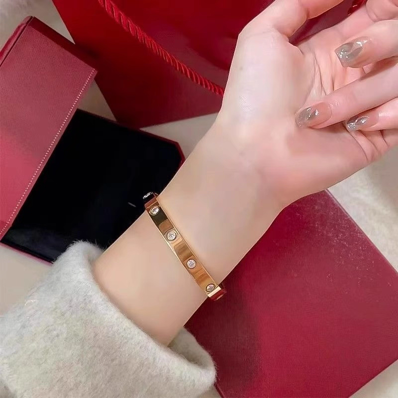 满天星轻奢女18K玫瑰金高版本高级感不掉色手环螺丝刀ove手镯镀金