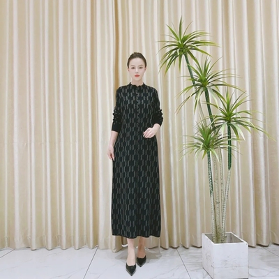 9926黑灰菱网格设计款羊毛气质秋冬轻奢针织连衣裙时尚复古