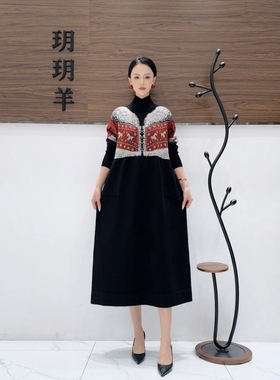 A383黑色锆钻小马设计款气质秋冬轻奢针织连衣裙时尚复古玥玥羊