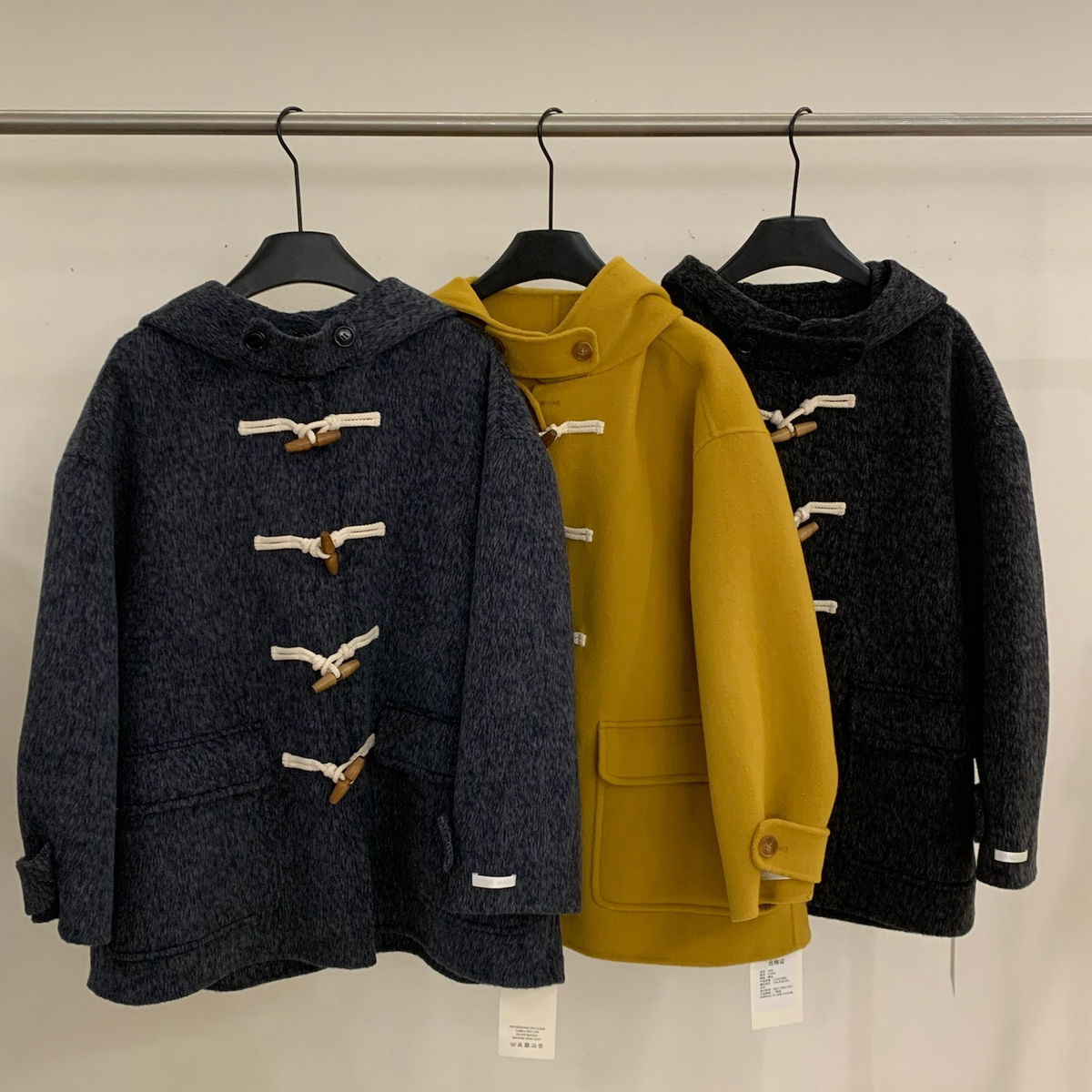 诺诺25冬上新掌管学院风的神牛角扣连帽羊毛外套含70羊毛C7068