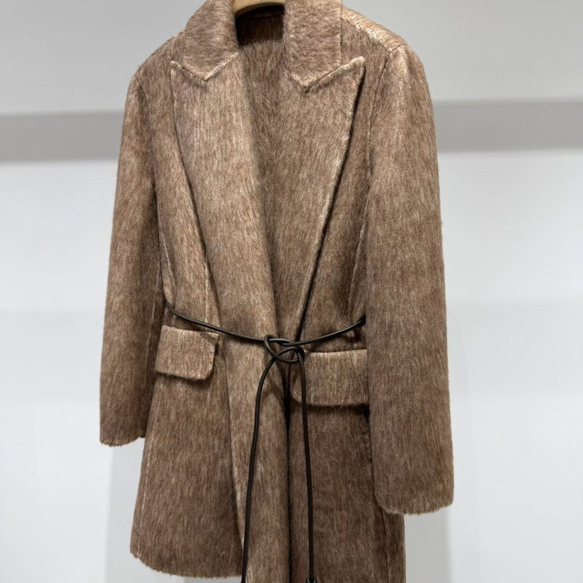 诺诺设计苏丽羊驼毛中长款羊毛外套(配腰绳)（含30羊驼毛）65S041