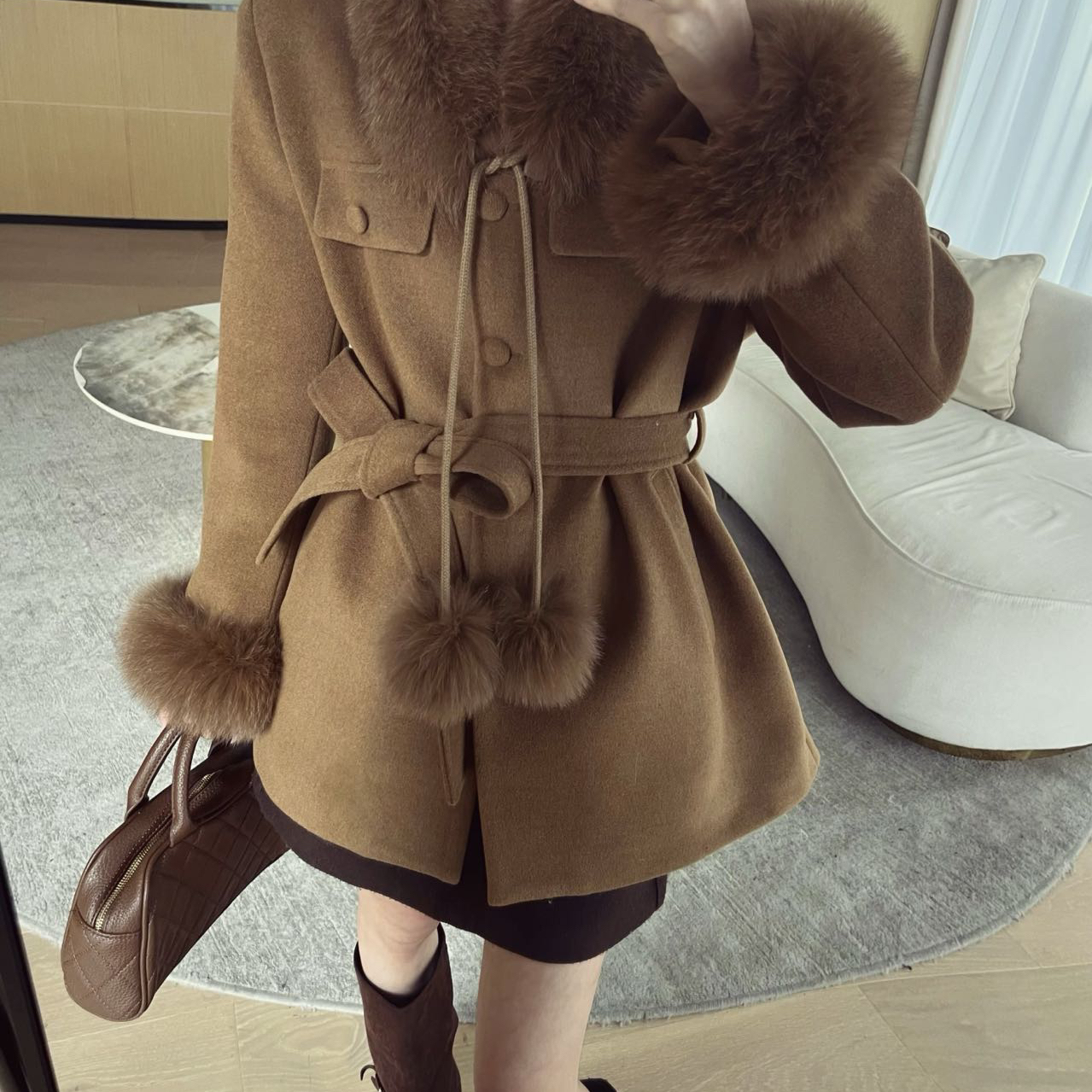 诺诺风中长款时尚大衣(配可拆卸真狐狸毛毛领,袖毛,腰绳)Q8525