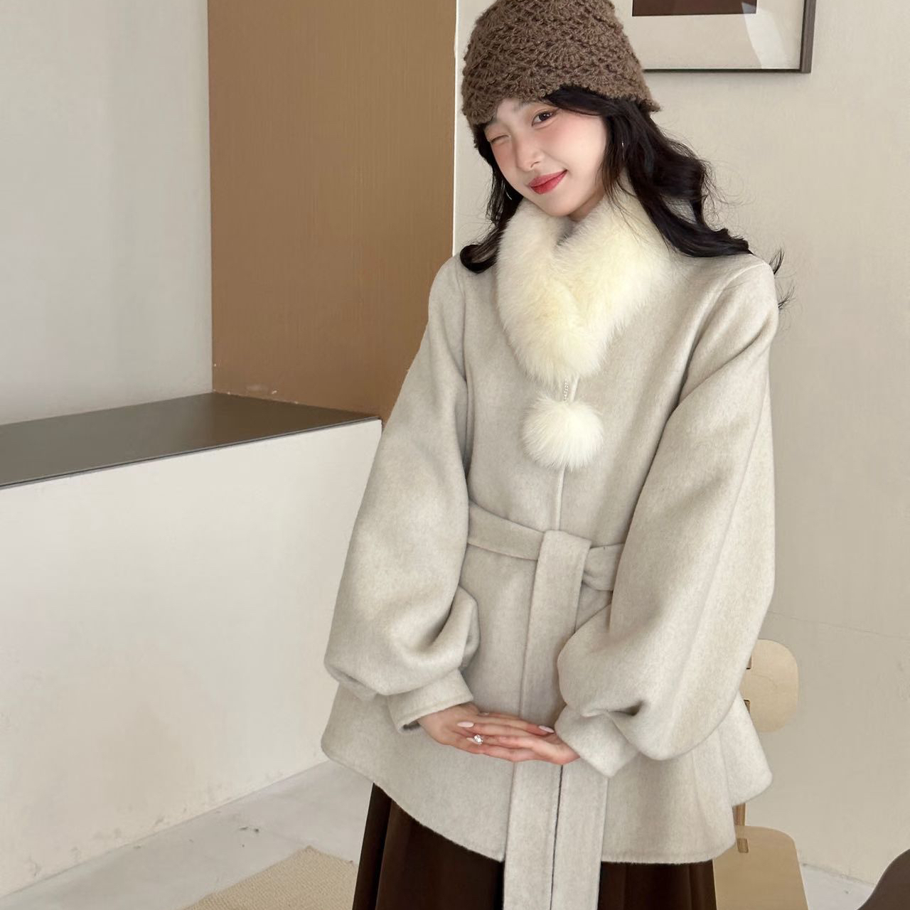 诺诺气质羊毛外套(配可拆卸真狐狸毛围脖,腰带)(含100羊毛)B1891