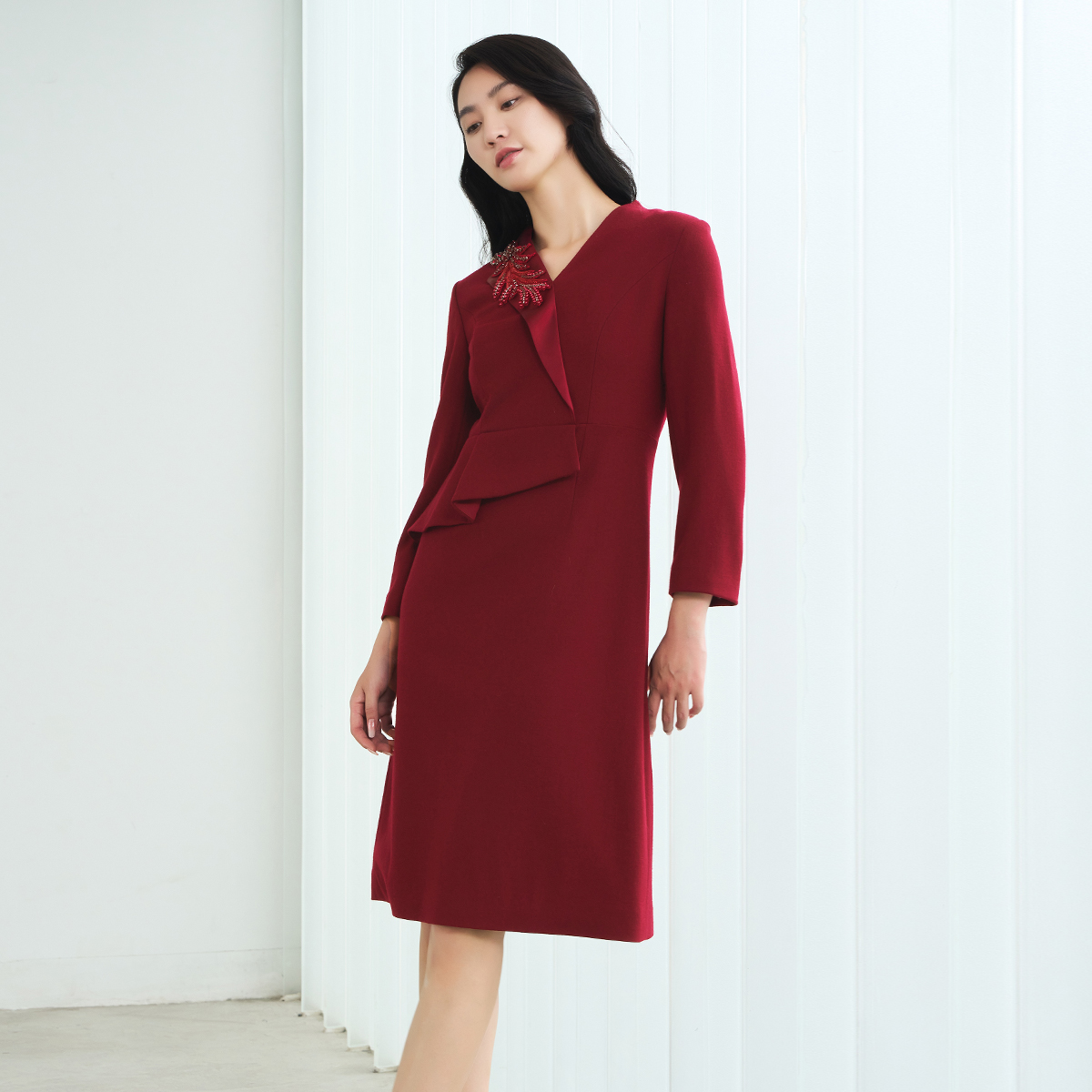 歌蒂诗优雅气质V领长袖连衣裙