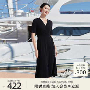 歌蒂诗夏季 简约素雅腰带收腰V领连衣裙女士8D21L2199 专柜新款