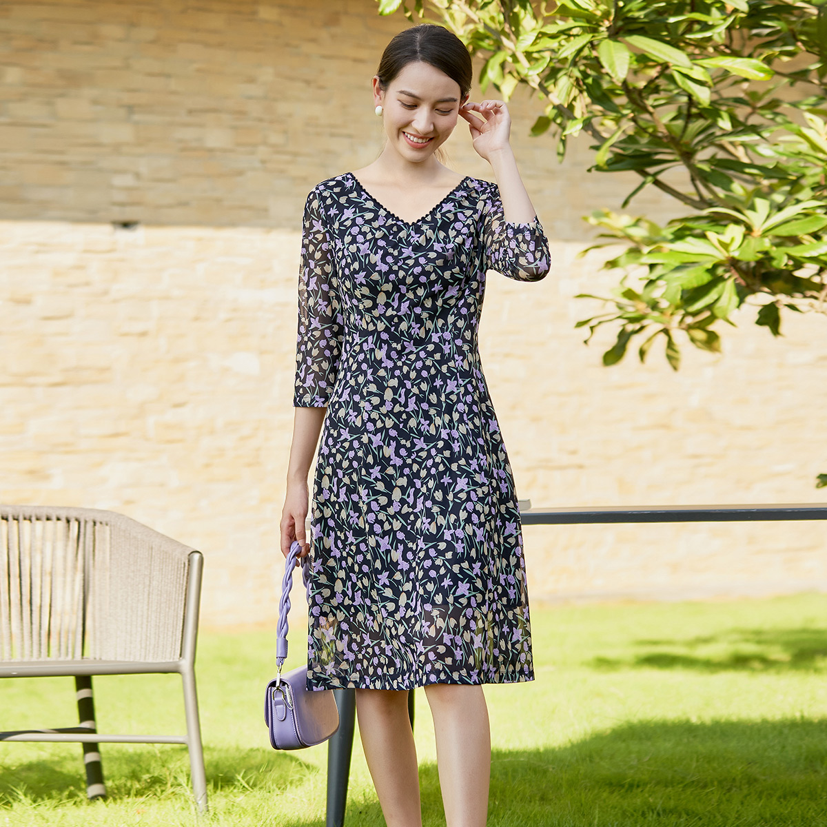 歌蒂诗通勤简约聚酯纤维中连衣裙