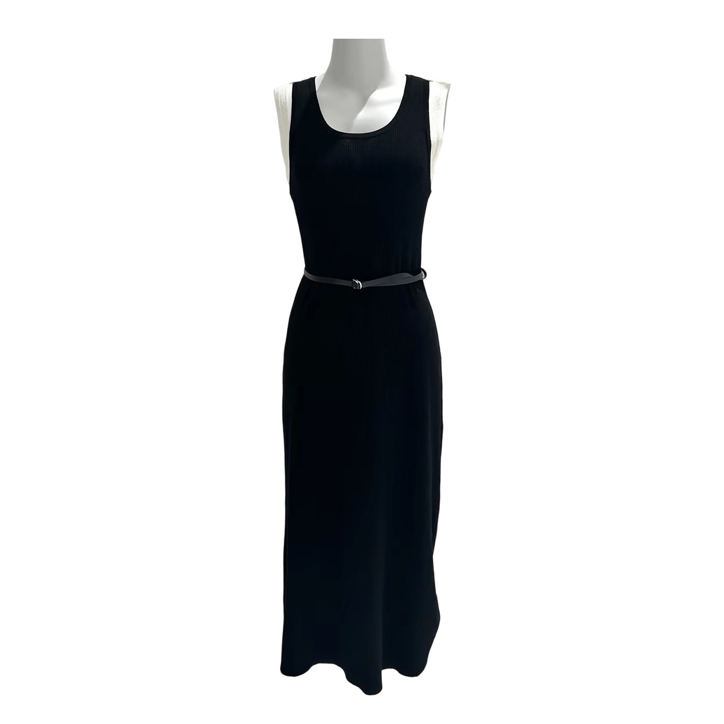 歌蒂诗2025秋季专柜新款经典百搭黑色显瘦无袖连衣裙8F16L3622