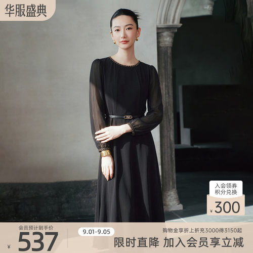 歌蒂诗秋季专柜新款经典简约圆领气质黑色连衣裙女 1F16L2972