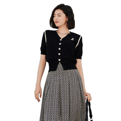 歌蒂诗简约时尚百搭针织衫