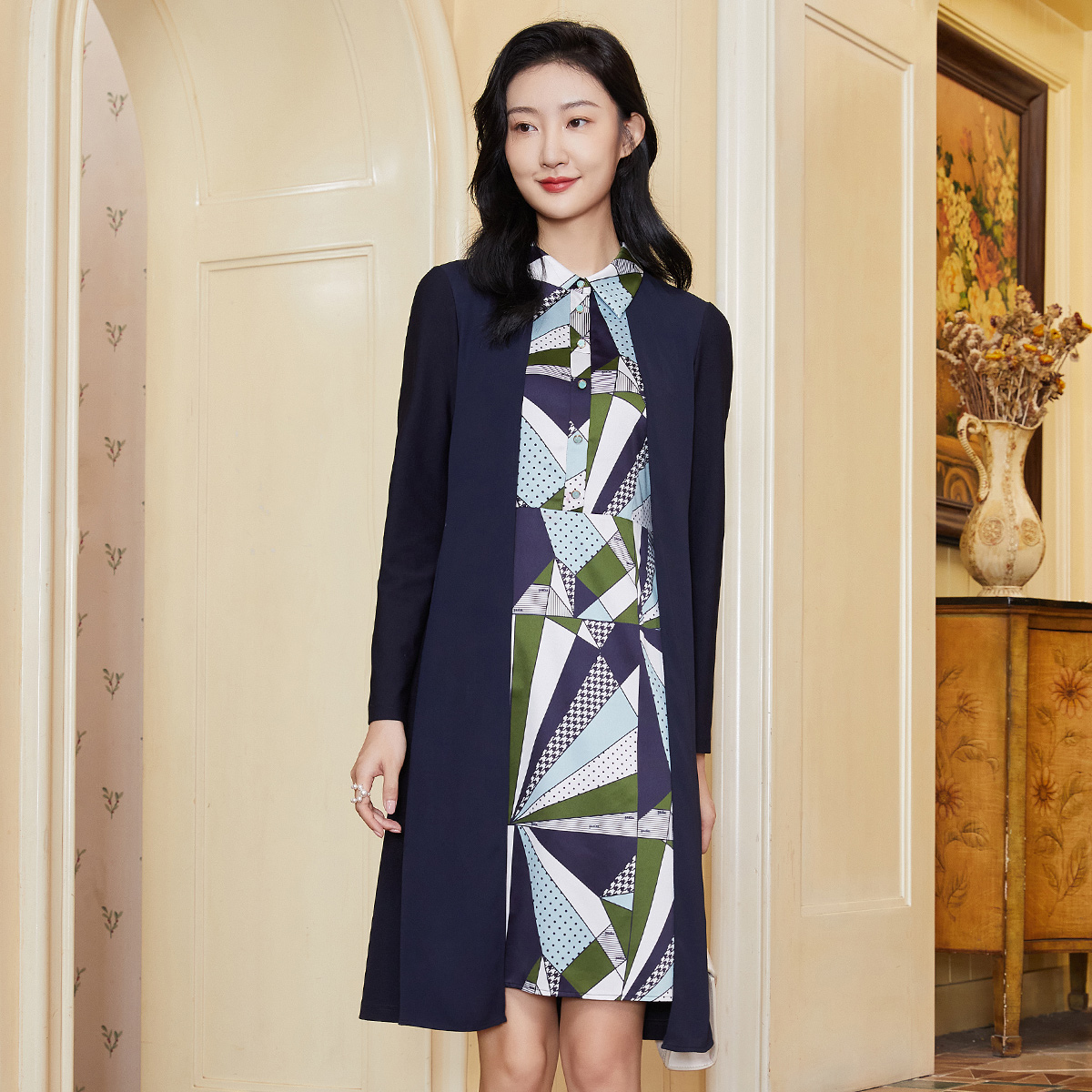 舒适面料，时尚印花，修身显瘦