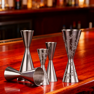 金质酒具日式不锈钢刻花量酒器一体成型带刻度线调酒量酒器盎司杯