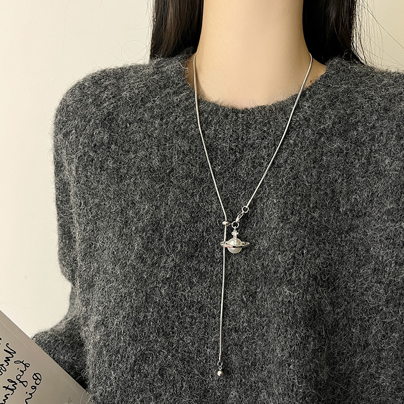 西太后土星珍珠吊坠项链女高级感抽拉可调节钛钢毛衣链配饰不掉色