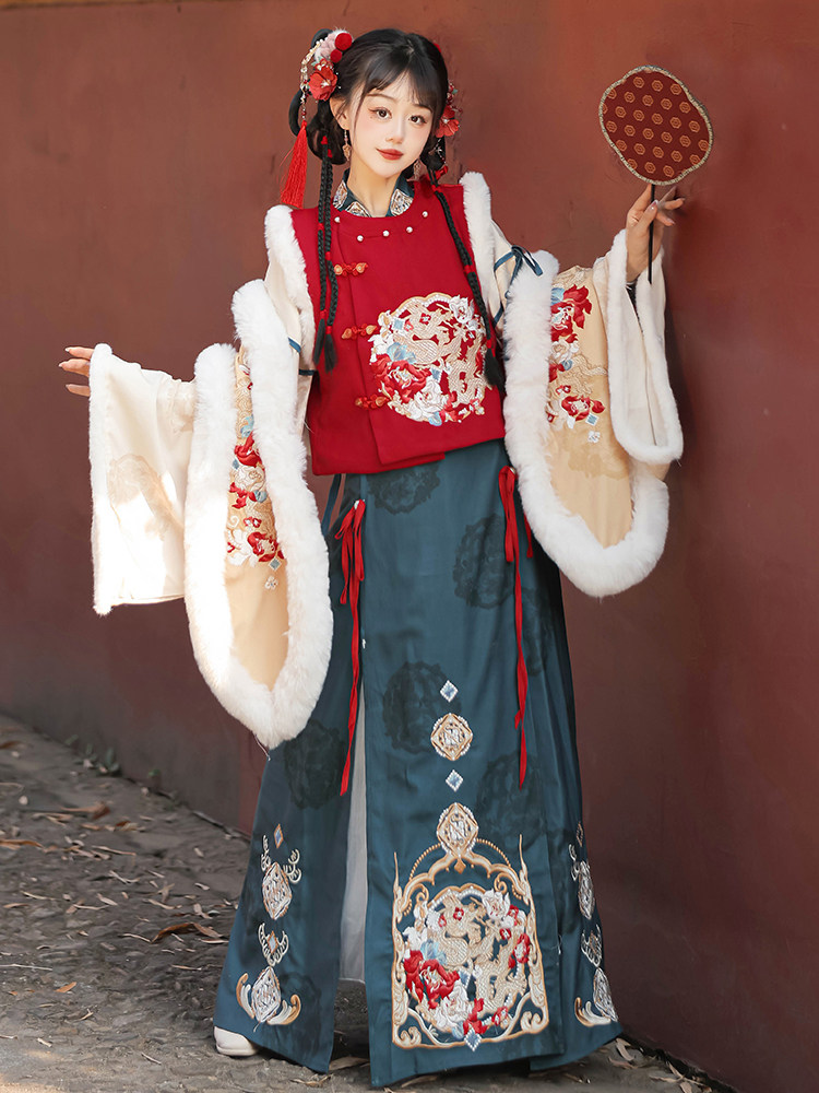 2026春刺绣三件套冬季汉服女新款比甲加绒国风套装汉古风元素秋,女装/女士精品,汉服套装,淘宝优惠券,粉丝福利购,淘宝优惠卷