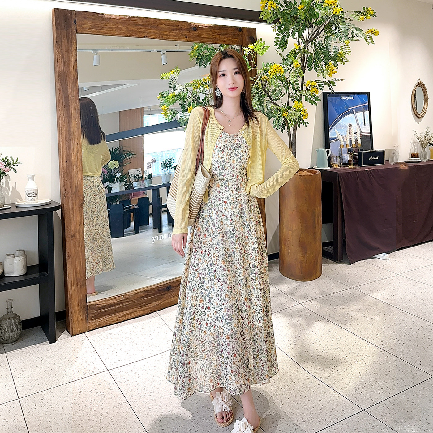 夏季碎花吊带连衣裙女轻奢高级感春秋两件套长裙遮肉显瘦长款大码