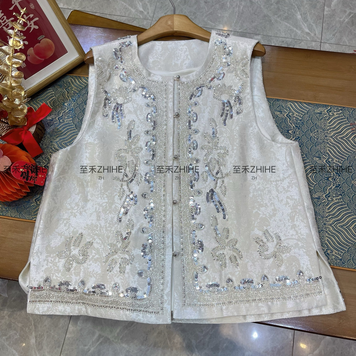 LC-26年早春新中式重工刺绣钉珠气质马甲YS3-t421,女装/女士精品,马夹,淘宝优惠券,粉丝福利购,淘宝优惠卷