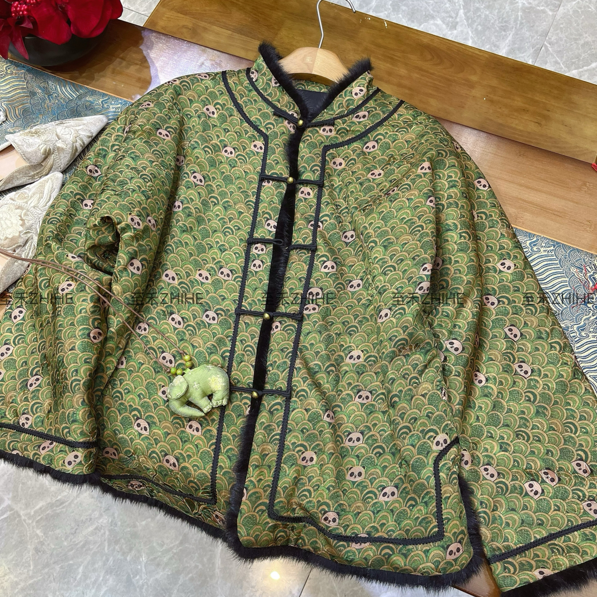 LC冬上新新中式人丝香云纱拼水貂毛熊猫加棉短外套t1625