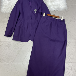 含30羊毛 LC气时尚 配胸针 半身裙套装 A950 宽松西服