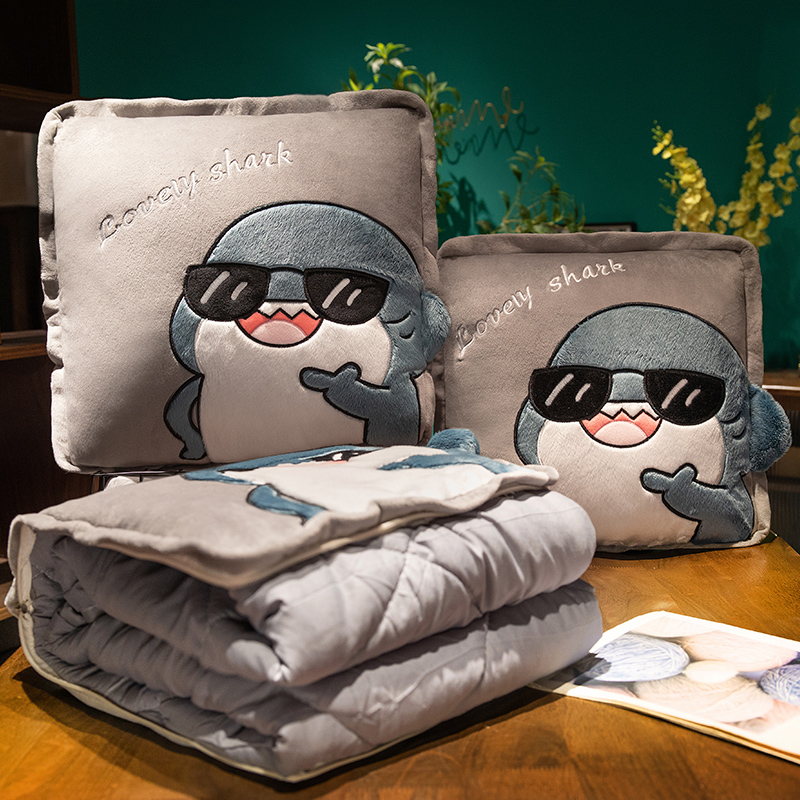 抱枕被子两用办公室折叠毯二合一