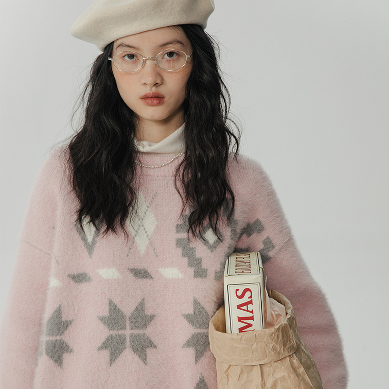 omont仿貂毛圆领图案毛衣