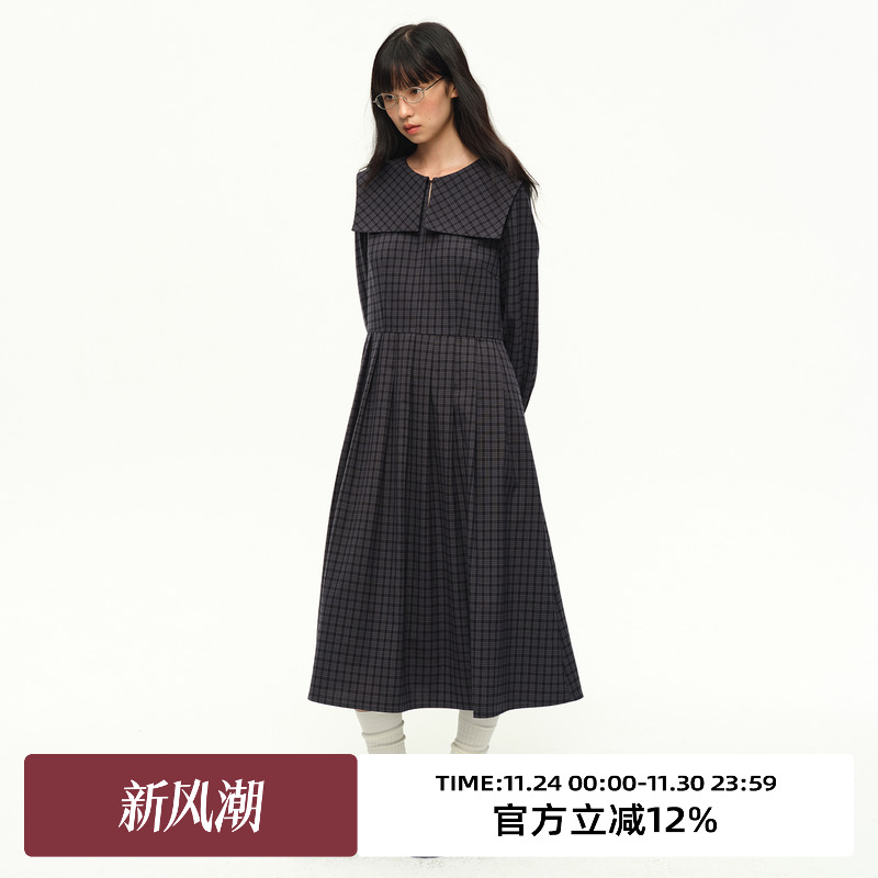 学院风海军领中长款连衣裙
