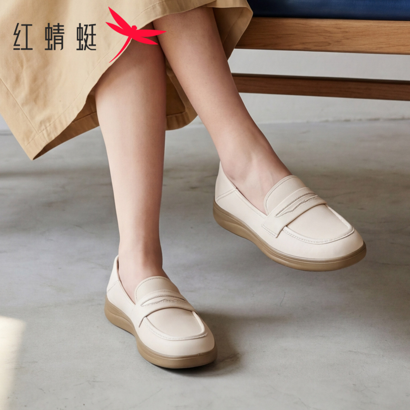 红蜻蜓女鞋2026春款软底护士小白鞋平底懒人单鞋妈妈一脚蹬乐福鞋