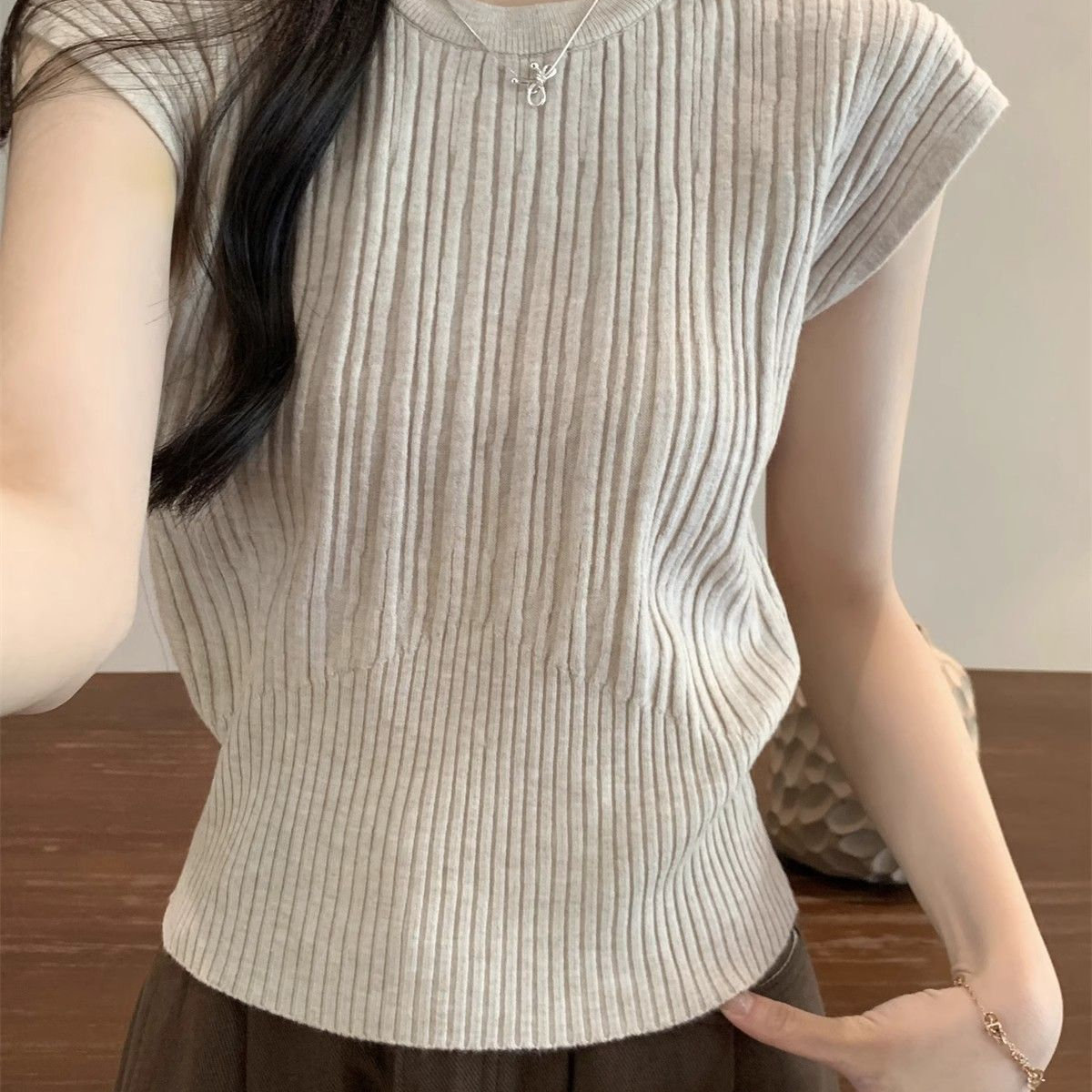 冰丝针织衫女夏季圆领短袖打底衫