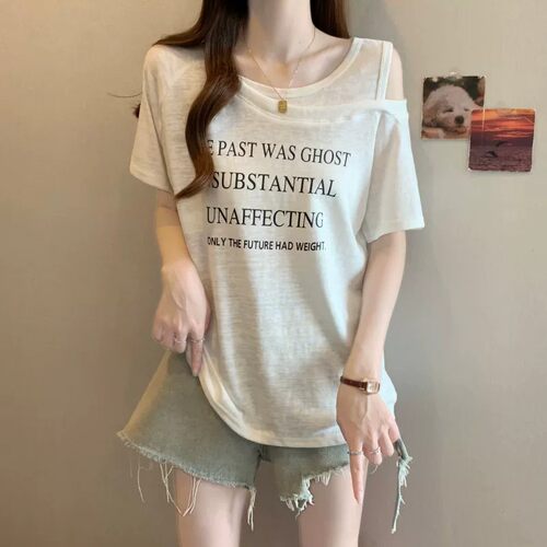 假两件字母印花露肩短袖T恤女