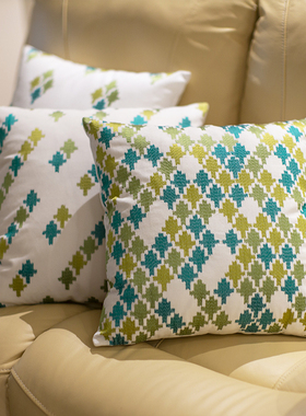 客厅沙发抱枕靠垫样板间靠枕床头靠背绒布刺绣方枕座椅靠包不含芯