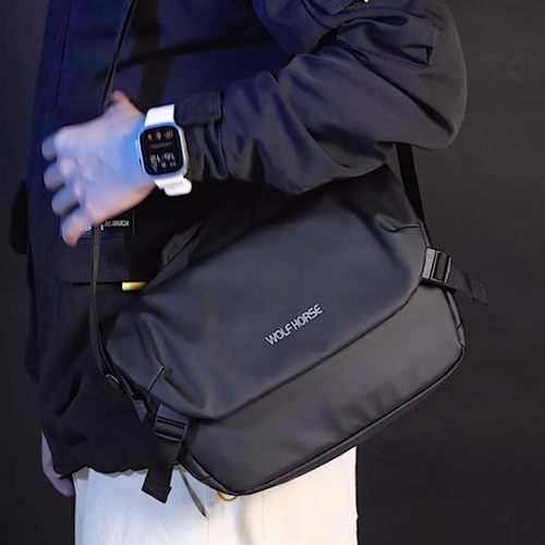 斜挎包男多功能潮胸包