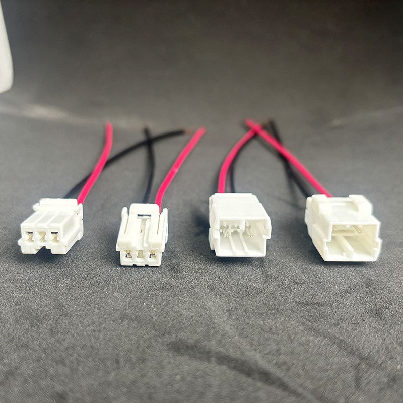 适用吉利帝豪博瑞远景无损改装中置低音箱喇叭扬声器插头座线公母