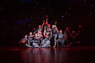 儿童映山红舞蹈演出服红星闪闪绣红旗送红军战地花开别样红舞蹈服